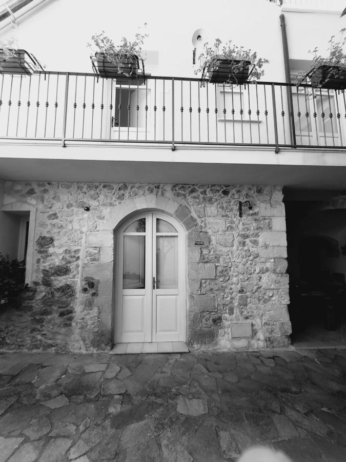 Domo Antiga Guest Rooms Sorso Buitenkant foto